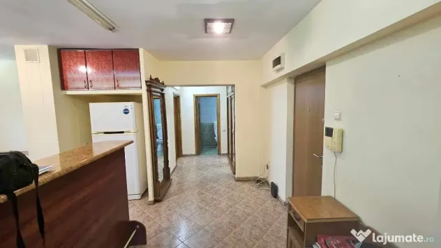 Apartament 3 camere , CENTRAL - ,INDEPENDENTEI - UMF