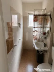Apartament cu 2 camere în cartierul Libertǎți