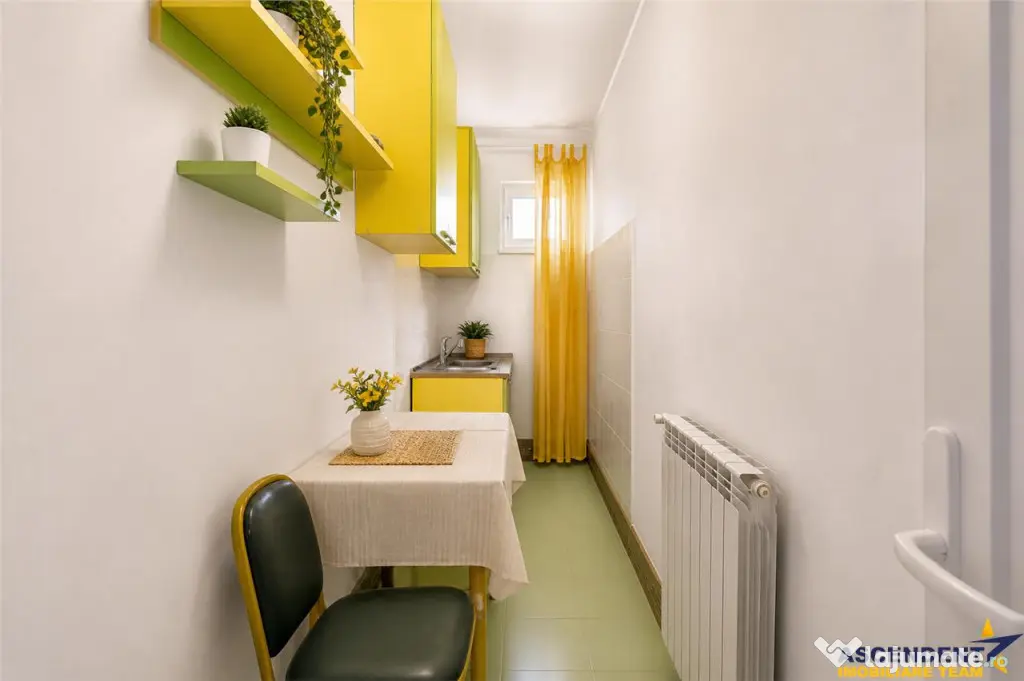 Doua case,un singur camin:spatiu generos si liniste, la marg