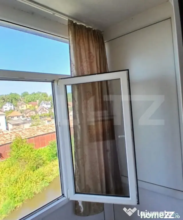 Garsonieră de vânzare în Reghin!