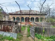 Casă tradițională cu etaj și teren 2.080 mp | Cadastru ? 