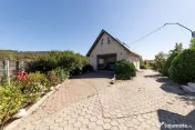Casa visurilor cu 4000 mp livada roditoare si gradina Dar...