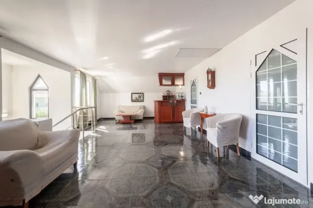 Casa visurilor cu 4000 mp livada roditoare si gradina Dar...
