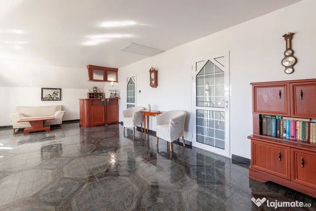 Casa visurilor cu 4000 mp livada roditoare si gradina Dar...