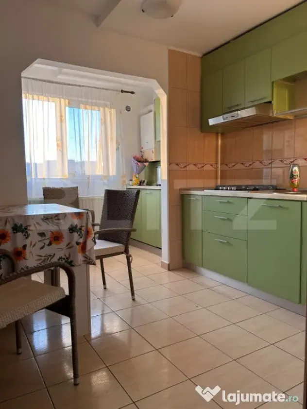 Apartament 3 camere, 71 mp, zona Nicolina
