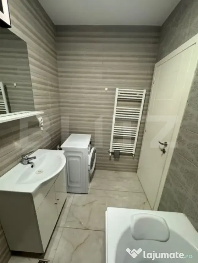 Apartament 3 camere , parcare, zona Tineretului