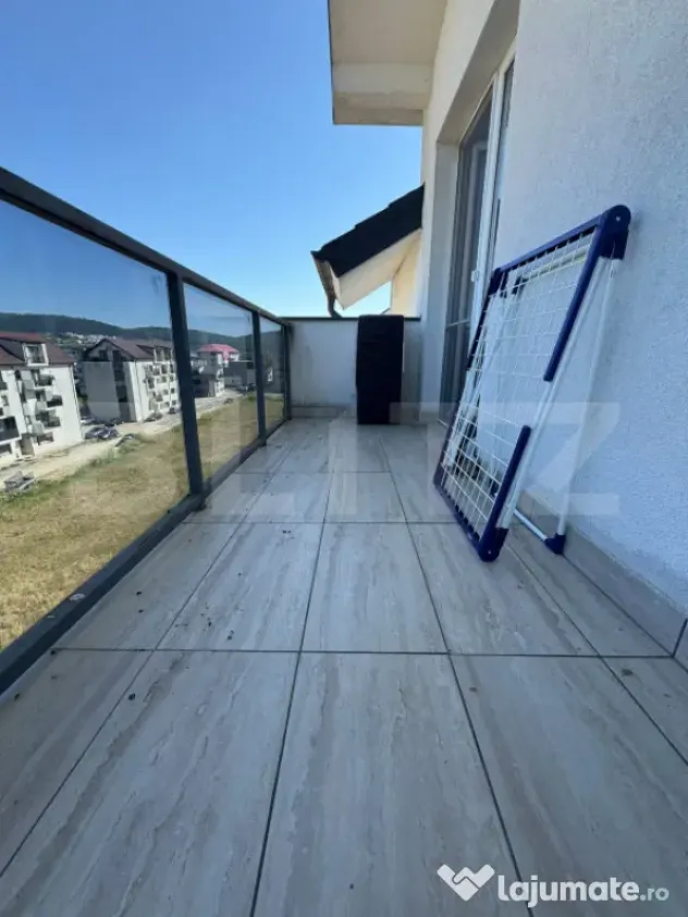 Apartament 3 camere , parcare, zona Tineretului