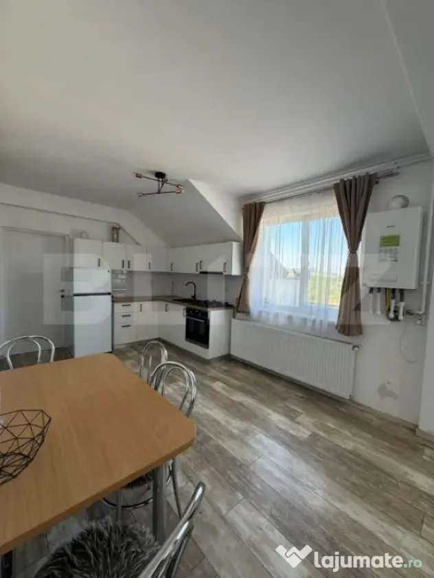 Apartament 3 camere , parcare, zona Tineretului