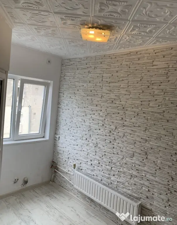 Garsoniera de vanzare cu numar de apartament si CF