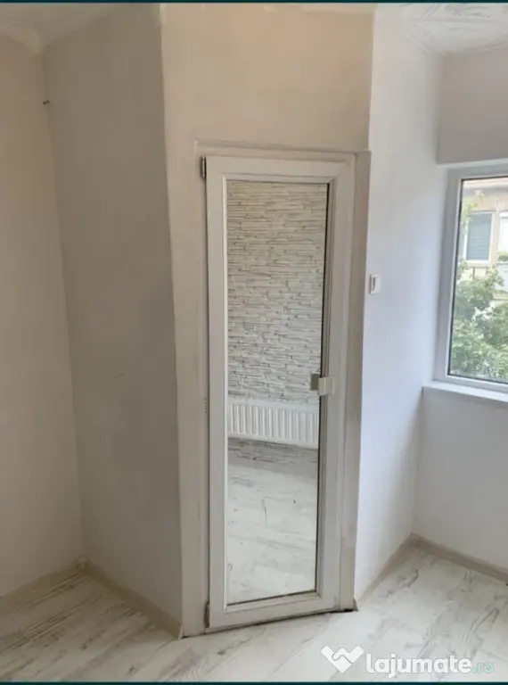 Garsoniera de vanzare cu numar de apartament si CF