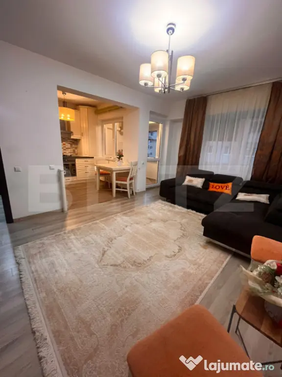 Apartament cu 2 camere, decomandat, zona Zamca
