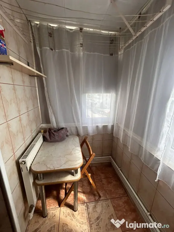 - Apartament 2 camere confort 1 decomandat, Zona Buzaului.