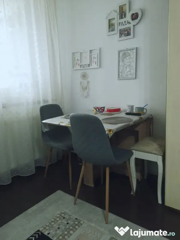 Spațiu comercial / 80 mp | Stradal | 5 parcari | Oradea central