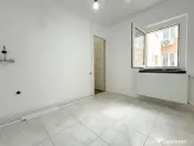 Etaj 1, în fața Parcului: 2 Camere in bloc din 87 reabi... 