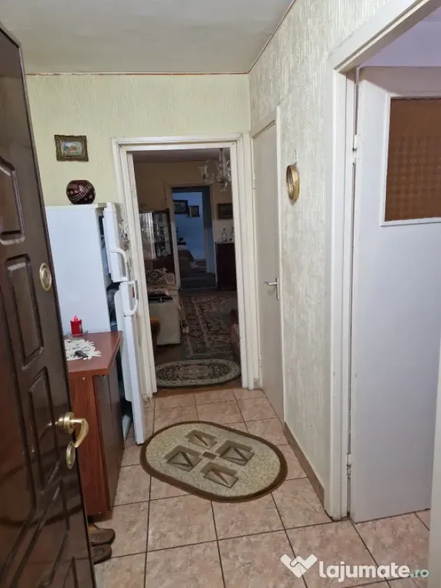 Inchiriez apartament 2 camere parter