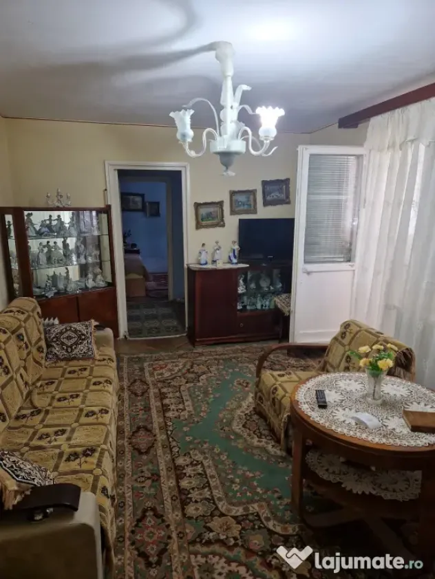 Inchiriez apartament 2 camere parter