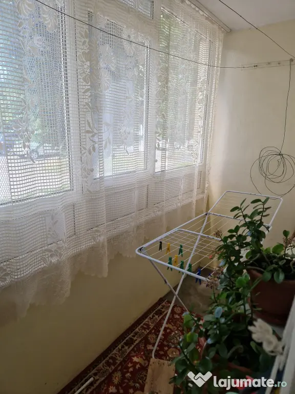 Inchiriez apartament 2 camere parter