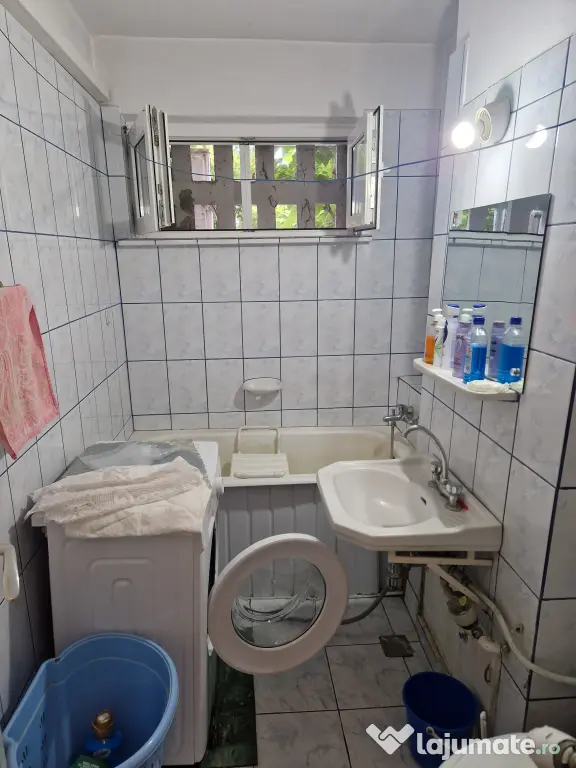 Inchiriez apartament 2 camere parter