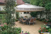 Proprietate cu stil distinct in Bartolomeu, dispusa pe doua
