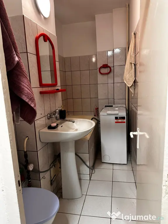 Dau în chirie ap 1 camera 39 de m2 cu balcon mare,str. Liliacului
