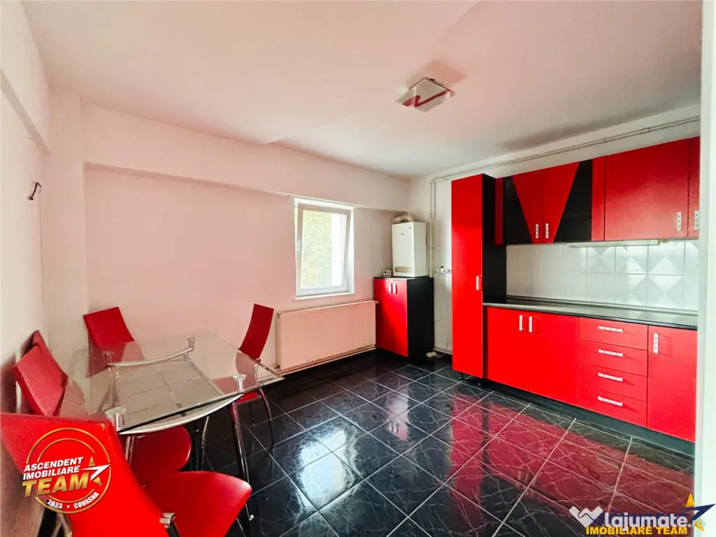 FILM! Apartament 3 camere,decomandat, spatios,luminos,2 bai,