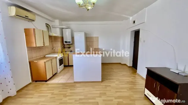 Apartament 2 camere, etaj 3, zona Teilor