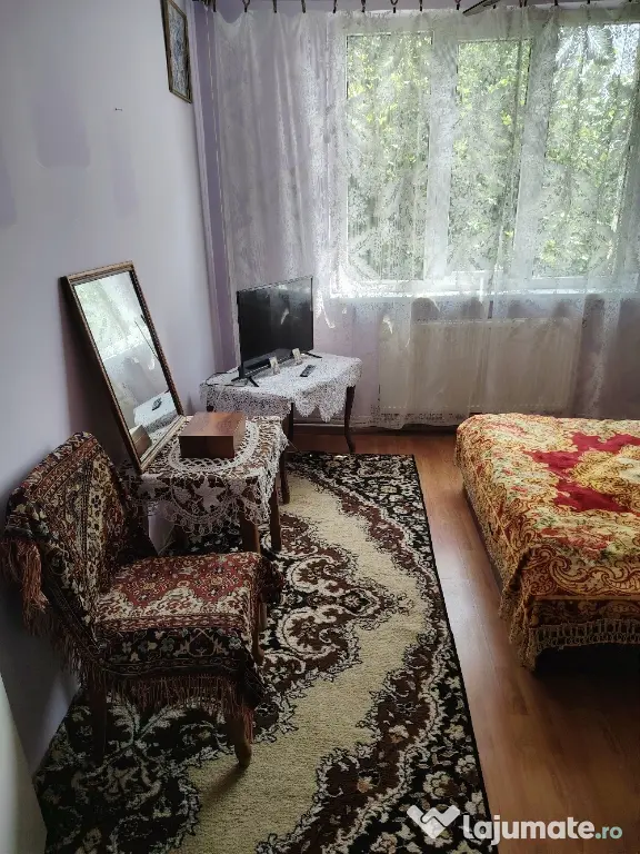 Vând apartament 2 camere, zonă ultracentrală