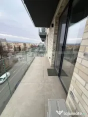 Apartament 3 camere, 65 mp, parcare, 2 balcoane, zona Pod Ma 
