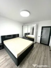 Apartament 3 camere, 65 mp, parcare, 2 balcoane, zona Pod Ma 