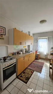 Apartament 3 camere Centrul Civic,etajul 3,decomandat,155000 
