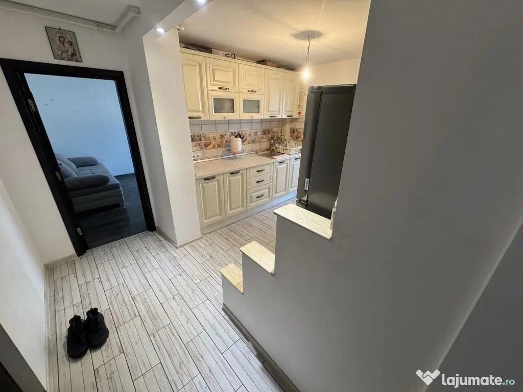 Apartament 2 camere zona Km 5 cu Centrala