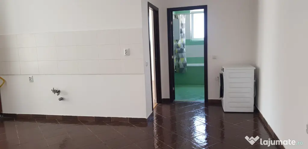 Apartament cu 3 CAMERE, 59MP, ZONA EROILOR