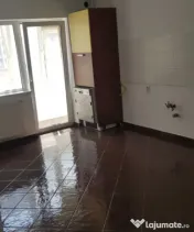 Apartament cu 3 CAMERE, 59MP, ZONA EROILOR