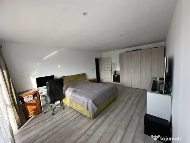 Apartament de vanzare semidecomandat ,3 camere 73,25 mp , zo