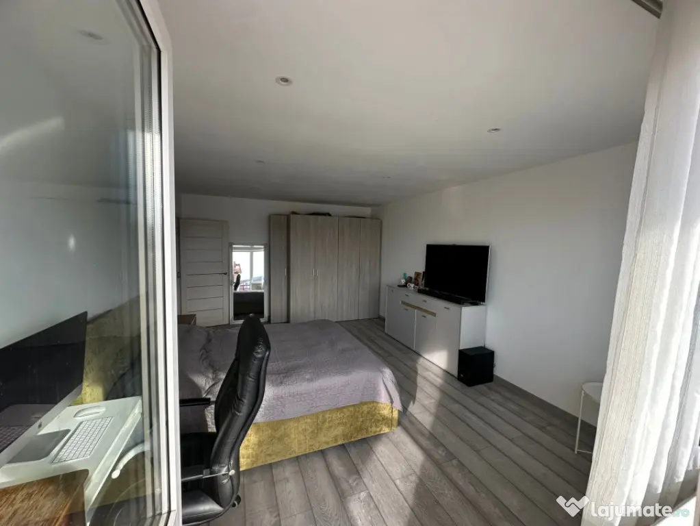 Apartament de vanzare semidecomandat ,3 camere 73,25 mp , zo
