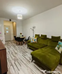Apartament cu 3 camere 60 mp + balcon 8 mp Floresti zona Sub