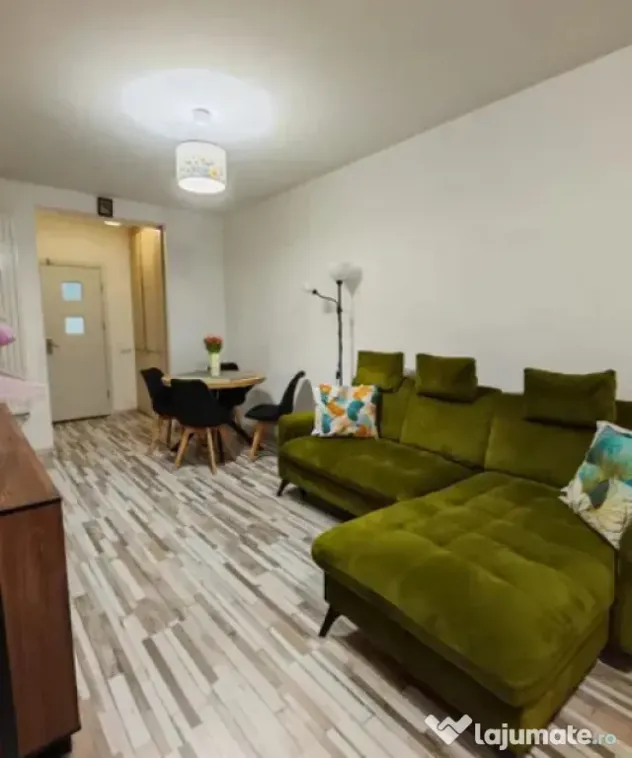 Apartament cu 3 camere 60 mp + balcon 8 mp Floresti zona Sub