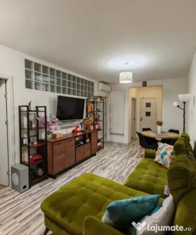 Apartament cu 3 camere 60 mp + balcon 8 mp Floresti zona Sub
