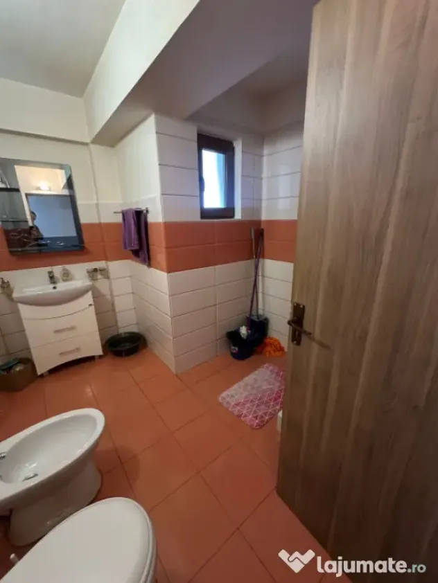 Apartament 2 camere 45mp, 8mp balcon, parcare inclusa zona V