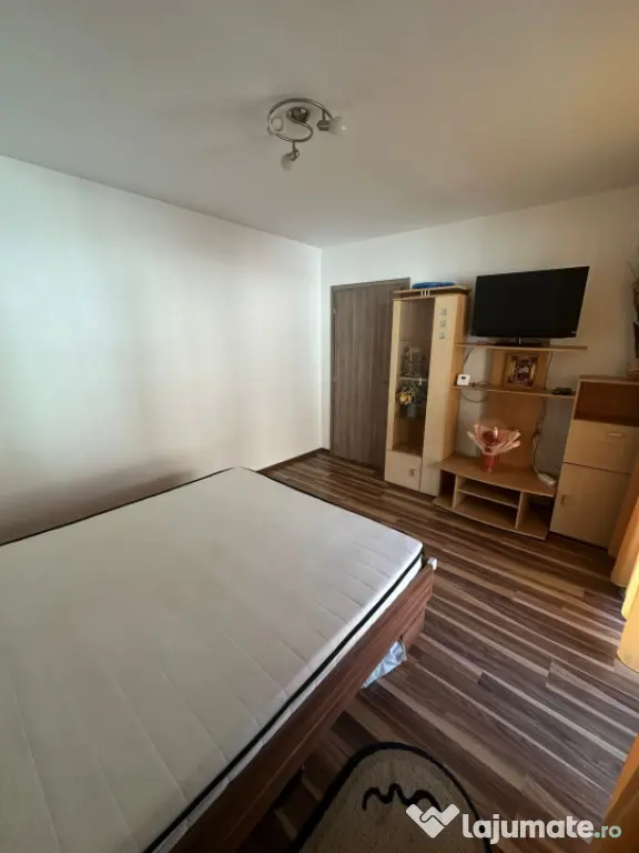 Apartament 2 camere 45mp, 8mp balcon, parcare inclusa zona V