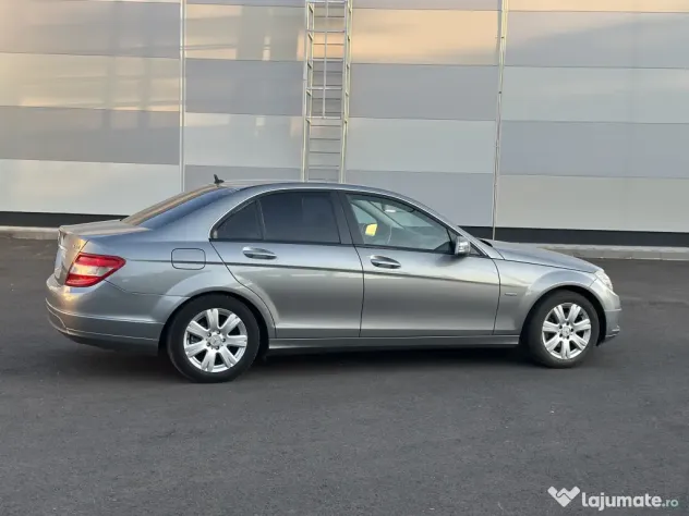 Mercedes-Benz C 200 CDI*2.2 D*navigatie*piele*af.2011*contract+fiscal pe loc