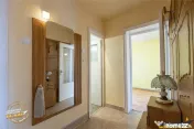 FILM:Apartament cu 4 camere,2 bai,2 balcoane,2 garaje,Targu 