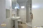 FILM:Apartament cu 4 camere,2 bai,2 balcoane,2 garaje,Targu 