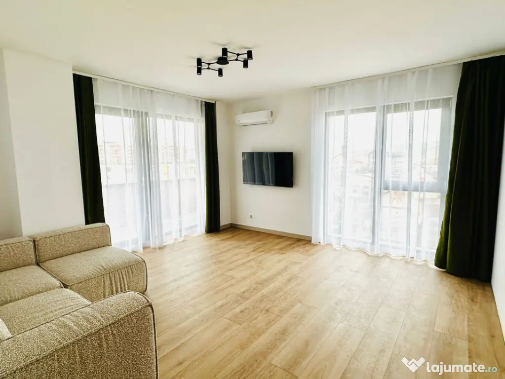 Apartament de 2 camere, decomandat, 53mp, balcon 6mp, Intre