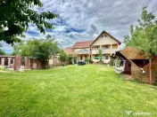 Casa 8 camere,teren 1027 mp, foisor si gratar,Micesti 
