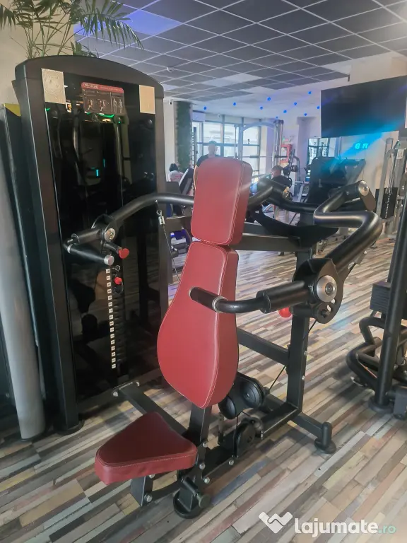Aparat profesional Shoulder Press / Presă umeri – sală fitness