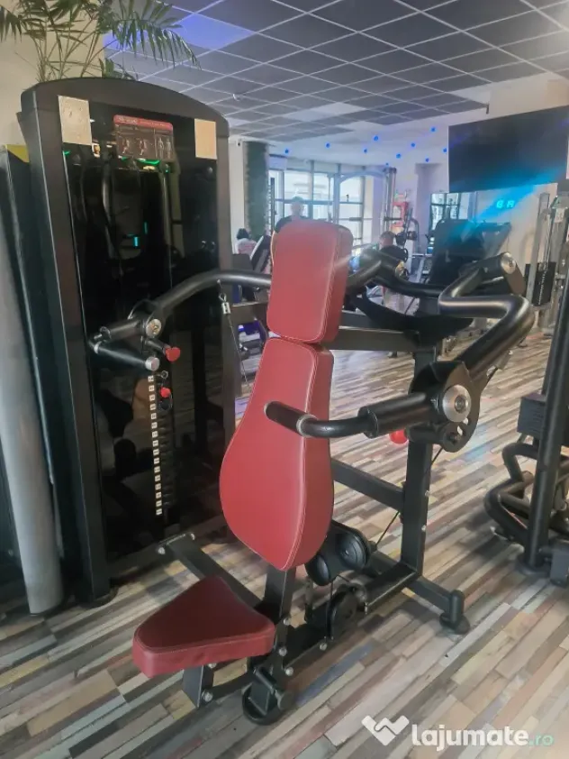 Aparat profesional Shoulder Press / Presă umeri – sală fitness