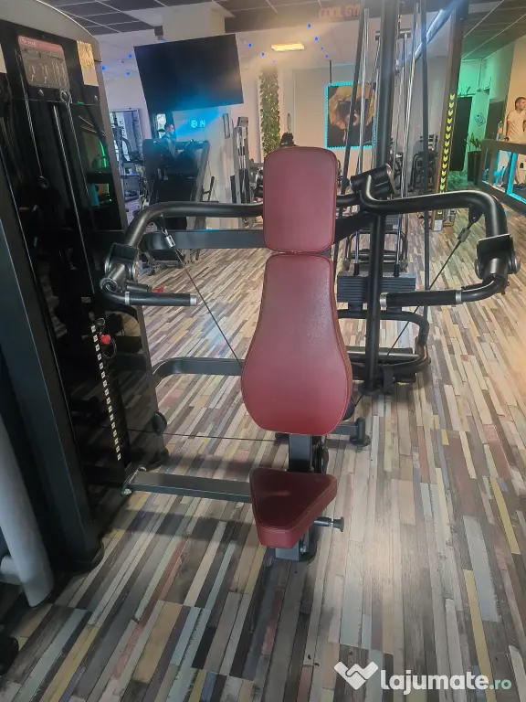 Aparat profesional Shoulder Press / Presă umeri – sală fitness