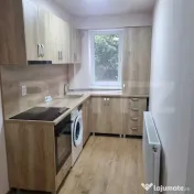 Apartament 3 camere de inchiriat zona micro 3 etaj 1