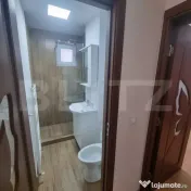 Apartament 3 camere de inchiriat zona micro 3 etaj 1
